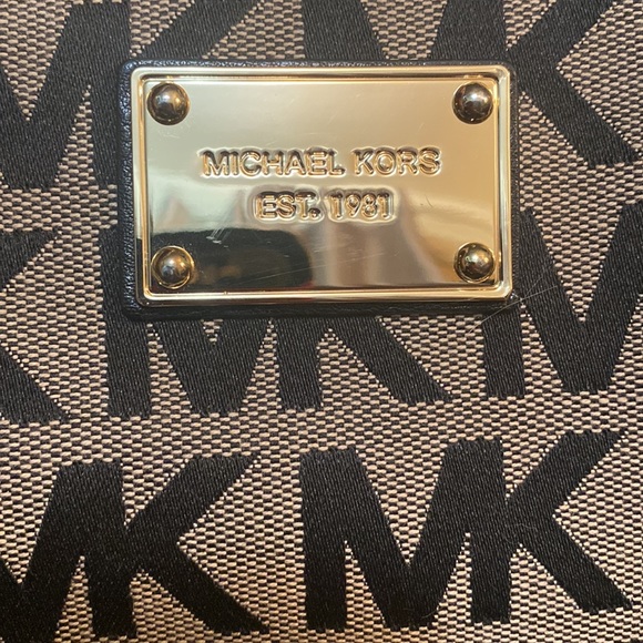 Michael Kors Travel Bag MK - Picture 5 of 7
